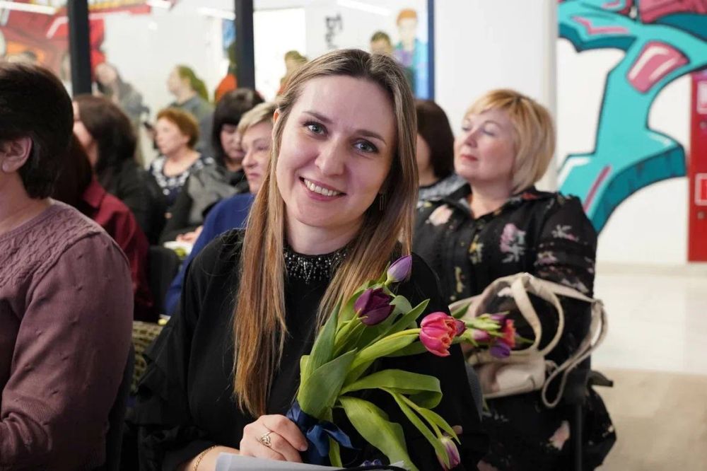 Дарья Лантратова: Мам наших Героев в преддверии 8 марта поздравляют по всей стране Дарья Лантратова: Мам наших Героев в преддверии 8 марта поздравляют по всей стране