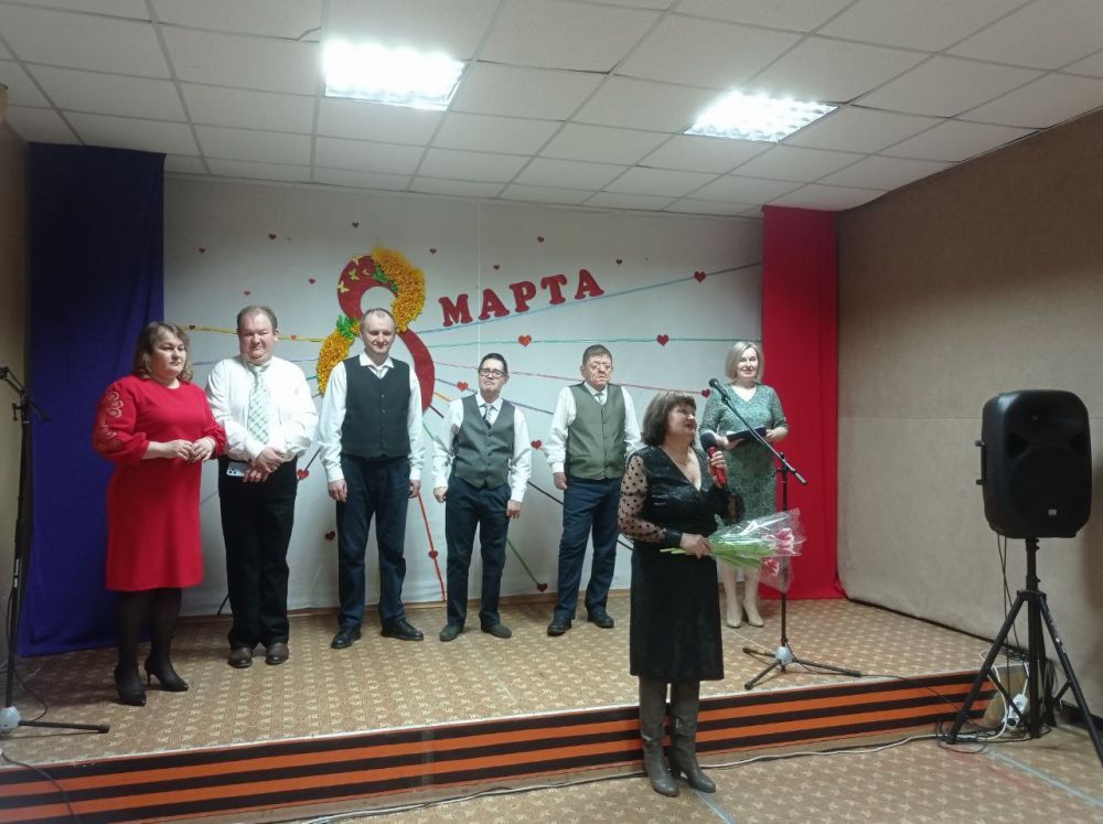 В Краснодонском комплексном центре встретили Международный женский день В Краснодонском комплексном центре встретили Международный женский день