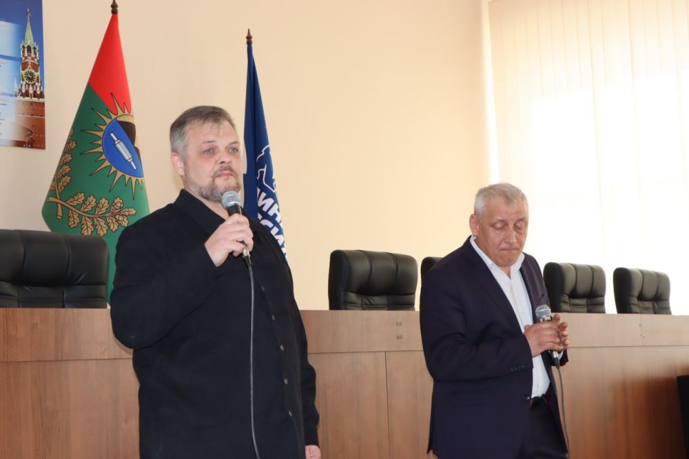 Евгений Бондарь: В преддверии прекрасного весеннего праздника встретился с женщинами, которые выбрали для себя непростой, ответственный и почётный путь — путь служения Родине Евгений Бондарь: В преддверии прекрасного весеннего праздника встретился с женщинами, которые выбрали для себя непростой, ответственный и почётный путь — путь служения Родине