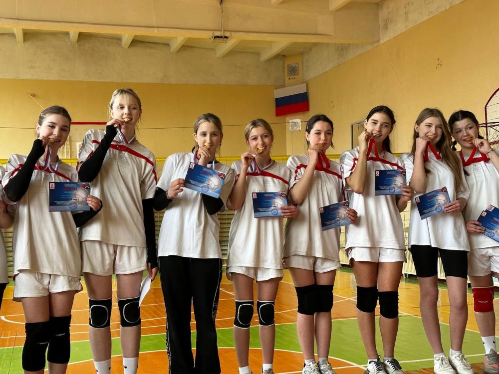 В Перевальской спортивной школе состоялся финал Турнира по волейболу среди команд общеобразовательных учреждений Перевальского муниципального округа, посвященный Международному женскому дню В Перевальской спортивной школе состоялся финал Турнира по волейболу среди команд общеобразовательных учреждений Перевальского муниципального округа, посвященный Международному женскому дню