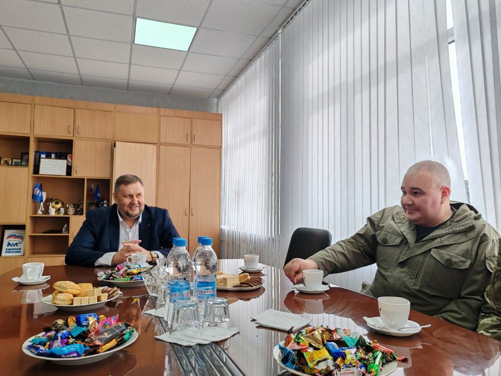 Евгений Бондарь: В преддверии прекрасного весеннего праздника встретился с женщинами, которые выбрали для себя непростой, ответственный и почётный путь — путь служения Родине Евгений Бондарь: В преддверии прекрасного весеннего праздника встретился с женщинами, которые выбрали для себя непростой, ответственный и почётный путь — путь служения Родине