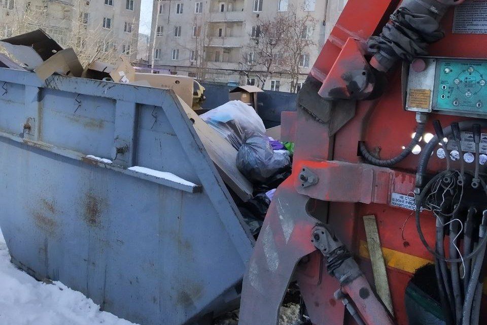 МУП «Экосервис и «Горсвет» активно благоустраивают Свердловский округ МУП «Экосервис и «Горсвет» активно благоустраивают Свердловский округ