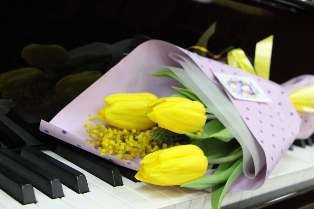Олег Савченко: В преддверии Международного женского дня поздравил женщин- руководителей, которые осуществляют свою деятельность на территории Меловского муниципального округа Олег Савченко: В преддверии Международного женского дня поздравил женщин- руководителей, которые осуществляют свою деятельность на территории Меловского муниципального округа