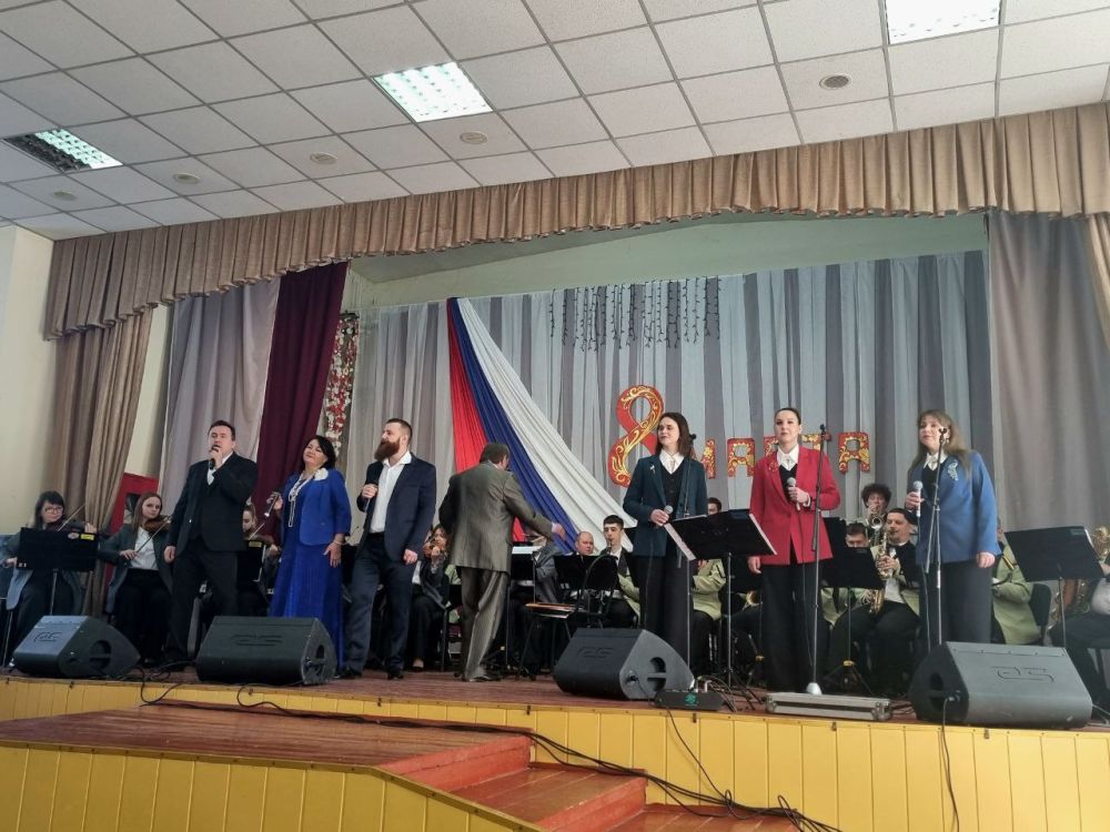 Выездной концерт театра эстрадной музыки и песни г. Луганска Выездной концерт театра эстрадной музыки и песни г. Луганска
