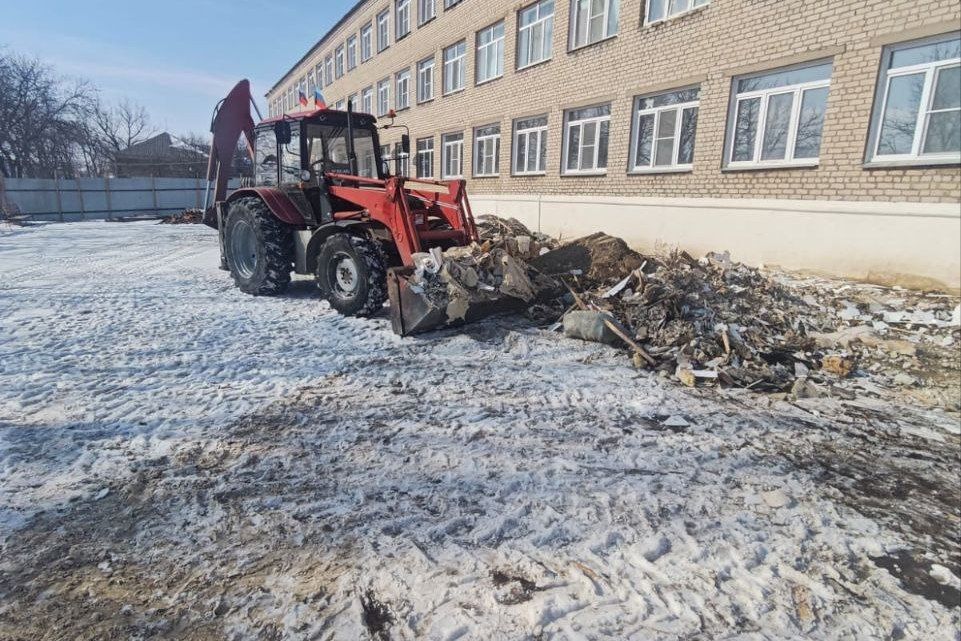 МУП «Экосервис и «Горсвет» активно благоустраивают Свердловский округ МУП «Экосервис и «Горсвет» активно благоустраивают Свердловский округ