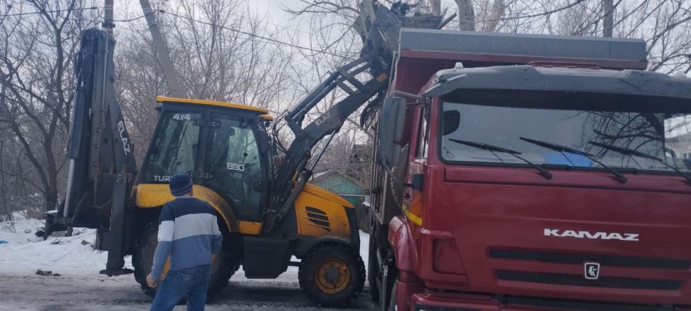 В Молодогвардейске проведены работы по вывозу мусора, накопившегося возле точек сбора твердых бытовых отходов В Молодогвардейске проведены работы по вывозу мусора, накопившегося возле точек сбора твердых бытовых отходов