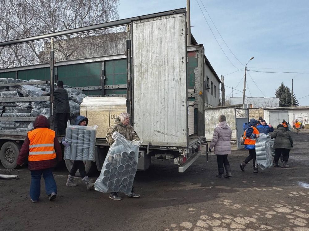 Сергей Колягин: Сегодня в город Первомайск прибыл гуманитарный груз от шефа-региона, состоящий из строительных материалов, оборудования для функционирования и ремонта внутридомовых систем водоснабжения и водоотведения, а... Сергей Колягин: Сегодня в город Первомайск прибыл гуманитарный груз от шефа-региона, состоящий из строительных материалов, оборудования для функционирования и ремонта внутридомовых систем водоснабжения и водоотведения, а...