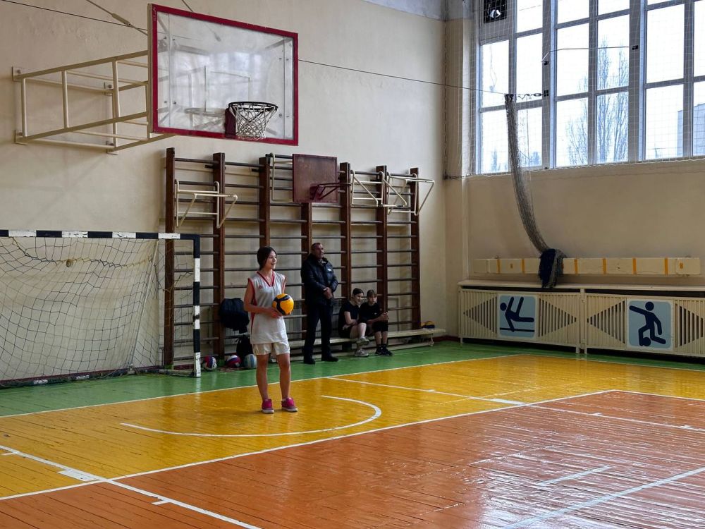 В Перевальской спортивной школе состоялся финал Турнира по волейболу среди команд общеобразовательных учреждений Перевальского муниципального округа, посвященный Международному женскому дню В Перевальской спортивной школе состоялся финал Турнира по волейболу среди команд общеобразовательных учреждений Перевальского муниципального округа, посвященный Международному женскому дню