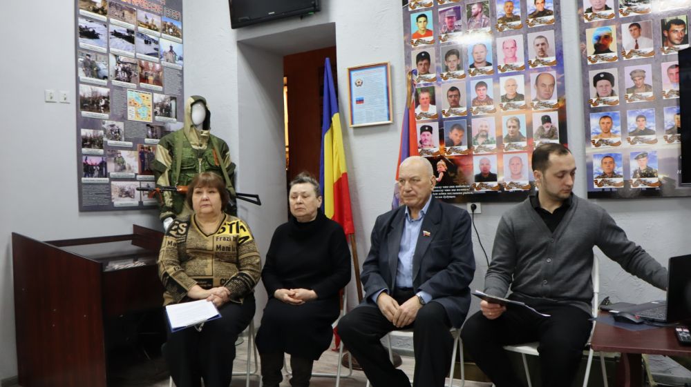 6 марта 2025 года в музее истории города Ровеньки был проведен час истории «Возвращение в родную гавань», посвященный 11-й годовщине событий «Русской весны» 6 марта 2025 года в музее истории города Ровеньки был проведен час истории «Возвращение в родную гавань», посвященный 11-й годовщине событий «Русской весны»