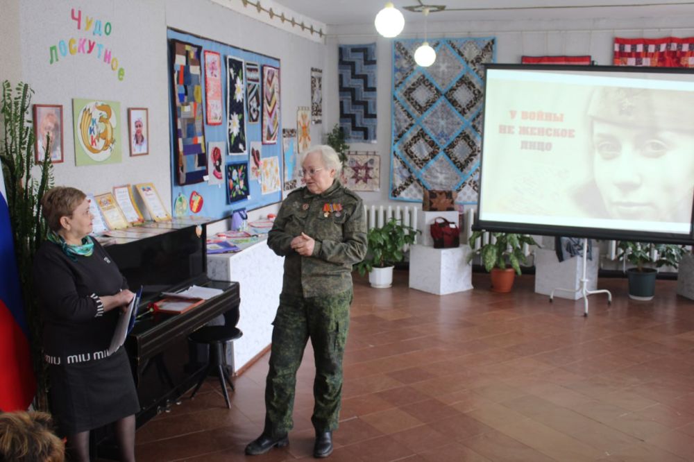 В Кировском историко-художественном музее состоялось памятное мероприятие «У войны не женское лицо», которое было посвящено боевым подвигам женщин-фронтовиков, участниц боевых действий, героических тружениц тыла В Кировском историко-художественном музее состоялось памятное мероприятие «У войны не женское лицо», которое было посвящено боевым подвигам женщин-фронтовиков, участниц боевых действий, героических тружениц тыла