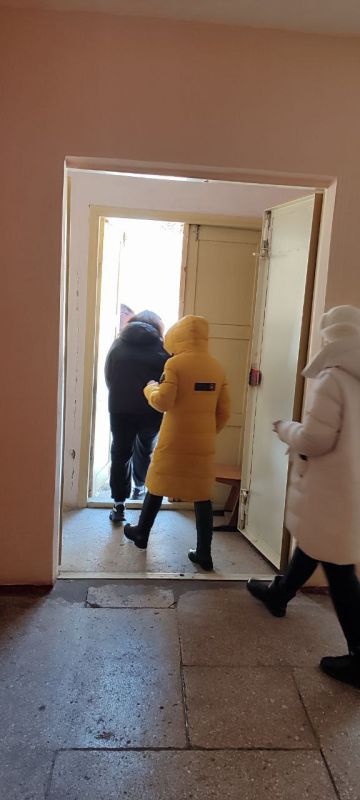 С целью усвоения и отработки навыков действий персонала и должностных лиц при угрозе или совершении теракта, на базе ДК им. Горького прошли тренировочные учения по эвакуации персонала и посетителей Дворца С целью усвоения и отработки навыков действий персонала и должностных лиц при угрозе или совершении теракта, на базе ДК им. Горького прошли тренировочные учения по эвакуации персонала и посетителей Дворца
