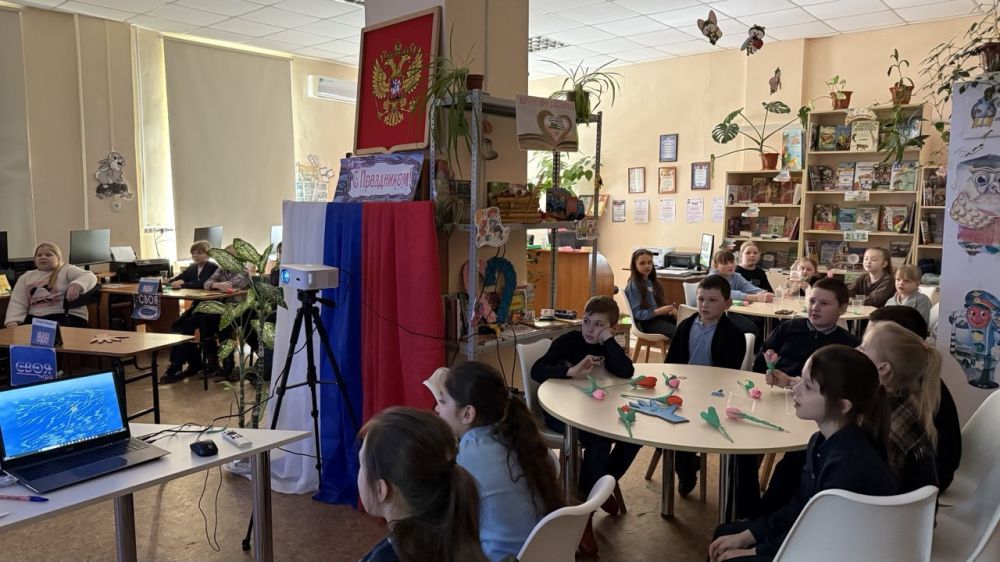 В Белокуракинской детской библиотеке состоялась интеллектуальная викторина «Своя игра» и мастер-класс по изготовлению цветов В Белокуракинской детской библиотеке состоялась интеллектуальная викторина «Своя игра» и мастер-класс по изготовлению цветов
