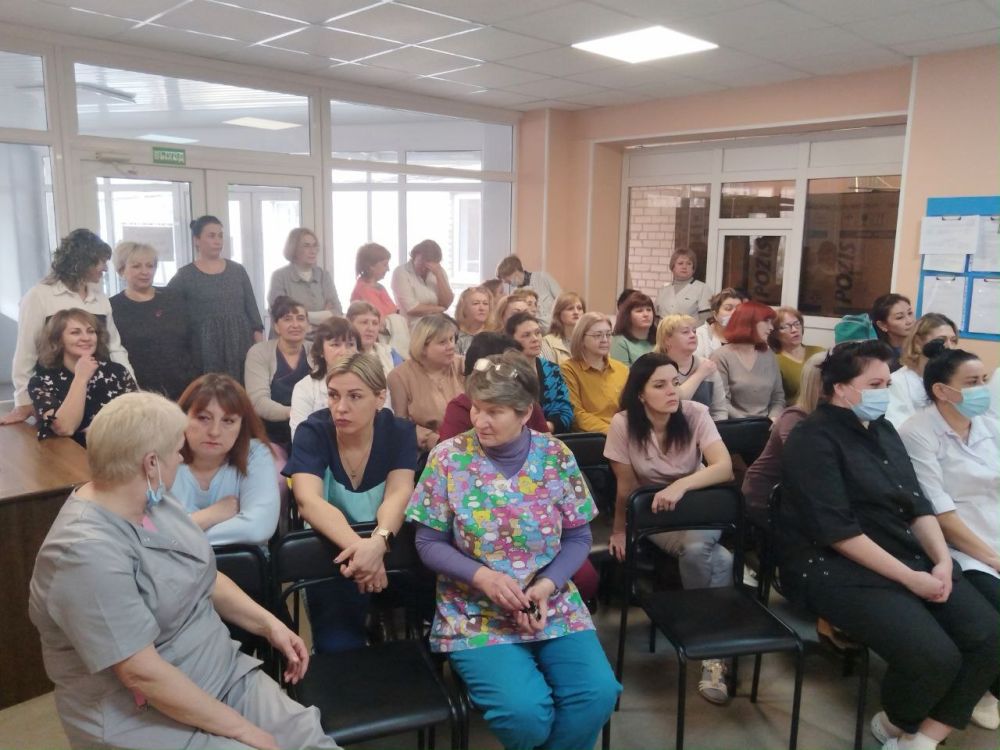 В преддверии праздника «8 Марта» главный врач Северодонецкой центральной городской многопрофильной больницы Виктор Бирюков поздравил коллег: «Дорогие коллеги, милые женщины! От всего сердца поздравляю вас с Международным... В преддверии праздника «8 Марта» главный врач Северодонецкой центральной городской многопрофильной больницы Виктор Бирюков поздравил коллег: «Дорогие коллеги, милые женщины! От всего сердца поздравляю вас с Международным...
