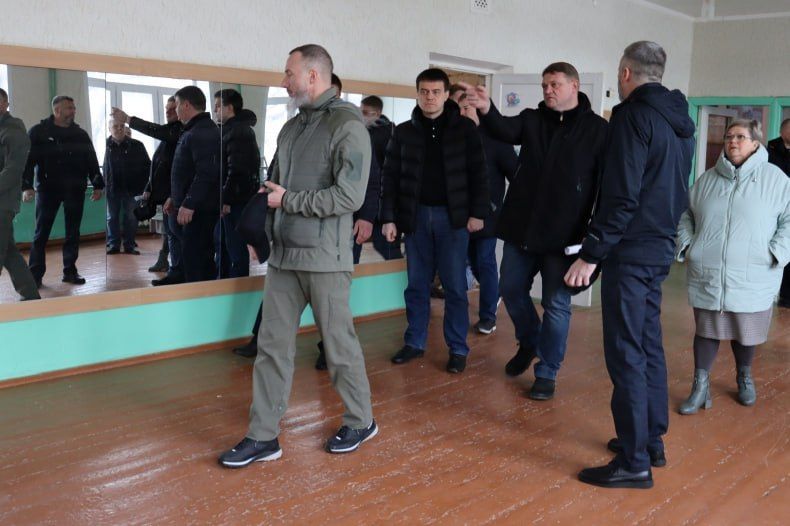 Губернатор Красноярского края Михаил Котюков с рабочим визитом посетил Свердловский муниципальный округ Губернатор Красноярского края Михаил Котюков с рабочим визитом посетил Свердловский муниципальный округ