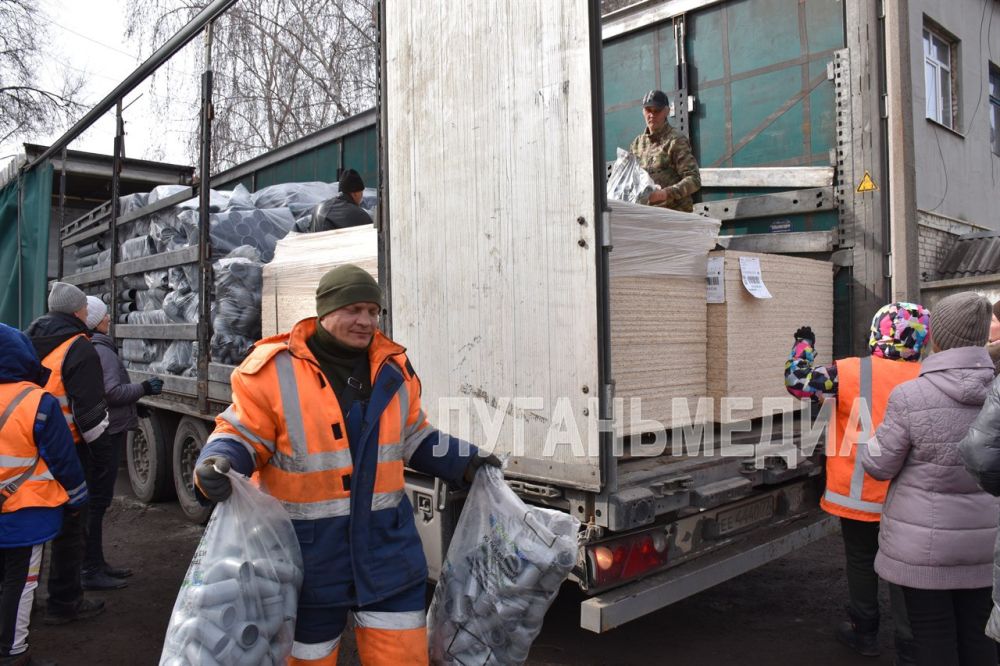 В качестве поддержки из региона-шефа по инициативе губернатора Калужской области Владислава Шапши в Первомайск был доставлен гуманитарный груз В качестве поддержки из региона-шефа по инициативе губернатора Калужской области Владислава Шапши в Первомайск был доставлен гуманитарный груз