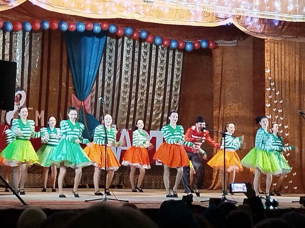 В Петровском прошел праздничный концерт, посвященный 8 Марта В Петровском прошел праздничный концерт, посвященный 8 Марта