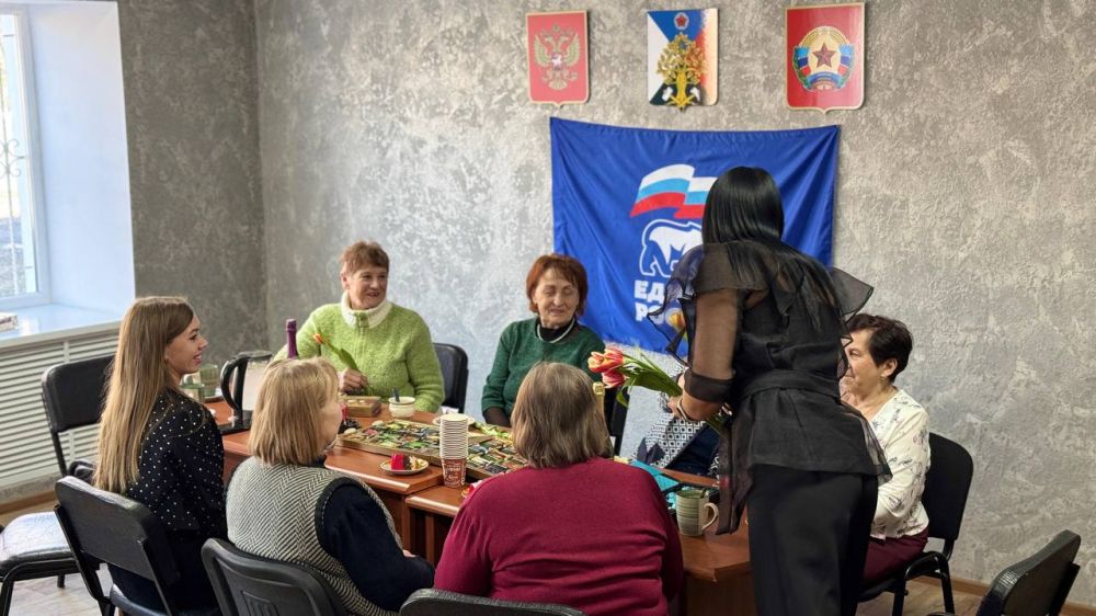 Сегодня в отделе жизнеобеспечения пгт Дзержинский состоялось праздничное мероприятие, посвященное Международному женскому дню 8 Марта, организованное сотрудниками отдела и активистами первичного отделения Всероссийской... Сегодня в отделе жизнеобеспечения пгт Дзержинский состоялось праздничное мероприятие, посвященное Международному женскому дню 8 Марта, организованное сотрудниками отдела и активистами первичного отделения Всероссийской...