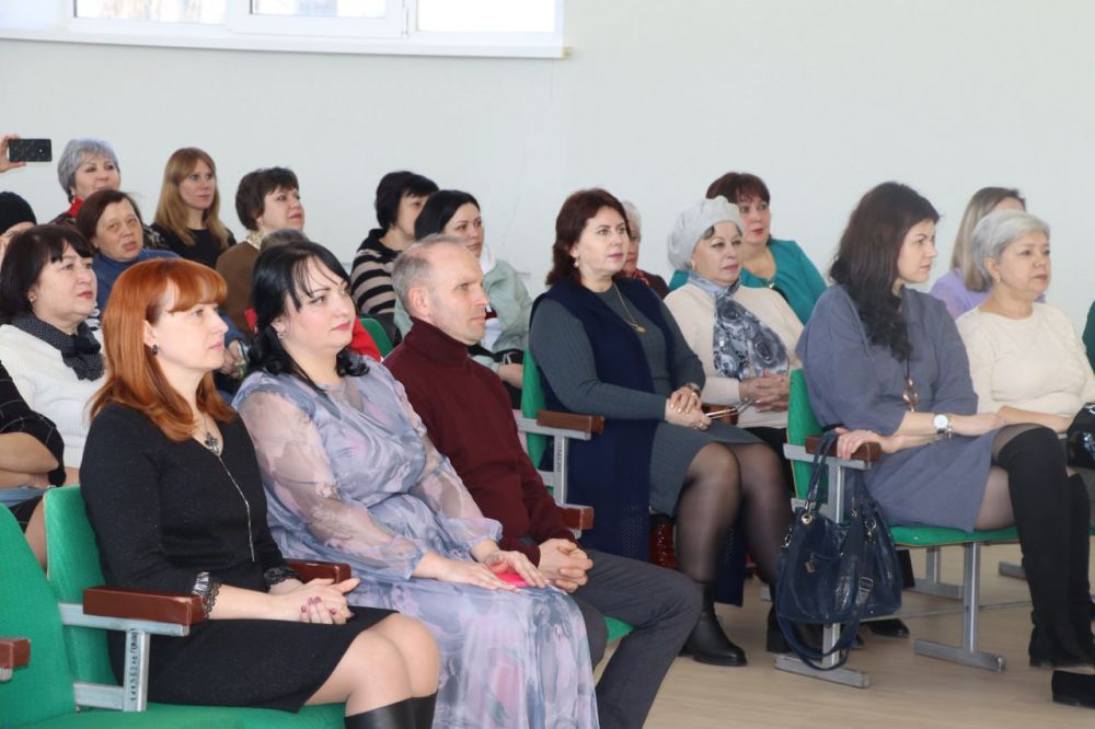 В Северодонецке в преддверии Международного женского дня состоялось торжественное награждение В Северодонецке в преддверии Международного женского дня состоялось торжественное награждение