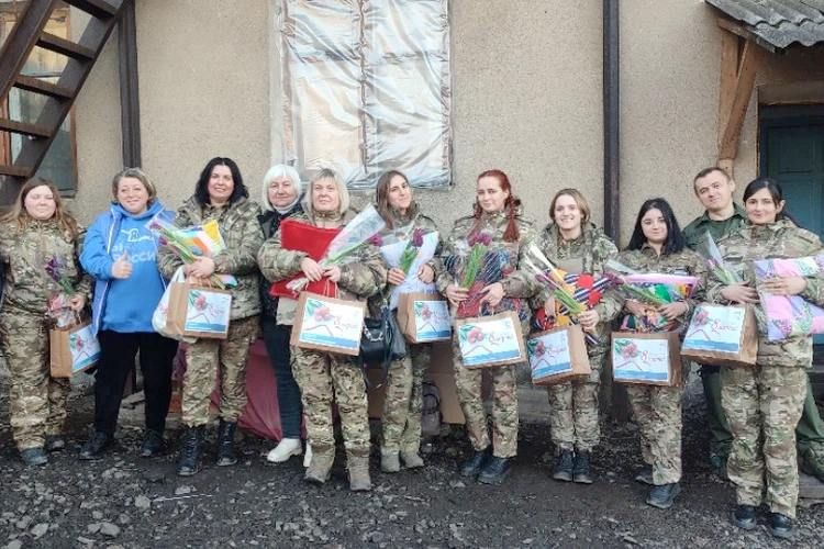 В ЛНР поздравили женщин-военнослужащих с 8 Марта В ЛНР поздравили женщин-военнослужащих с 8 Марта