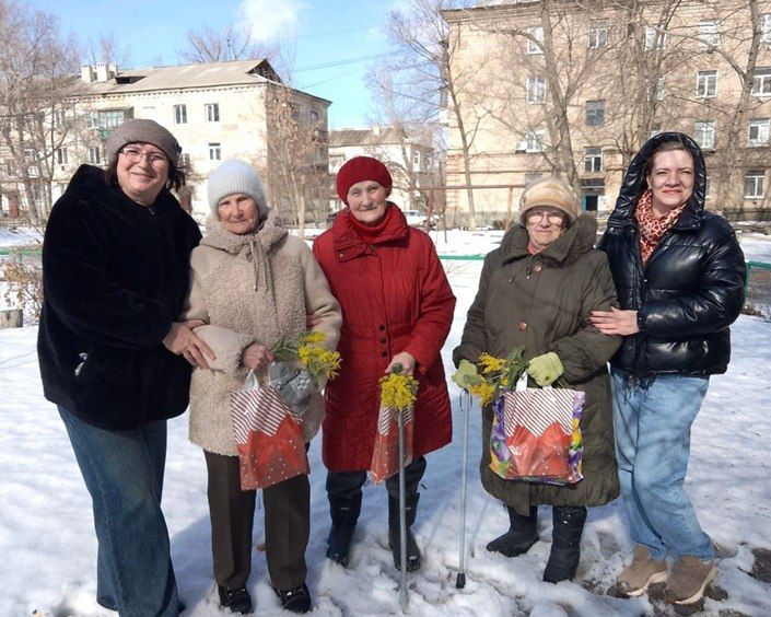 Женсовет Молодогвардейска поздравил женщин с 8 марта Женсовет Молодогвардейска поздравил женщин с 8 марта