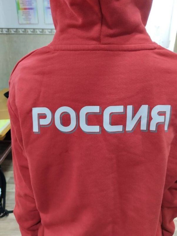 В рамках выполнения задания трека "Орлёнок - спортсмен" ребята из 4-А класса Ровеньковской школы №12 провели интересную встречу, посвящённую спорту и достижениям своих одноклассников В рамках выполнения задания трека "Орлёнок - спортсмен" ребята из 4-А класса Ровеньковской школы №12 провели интересную встречу, посвящённую спорту и достижениям своих одноклассников