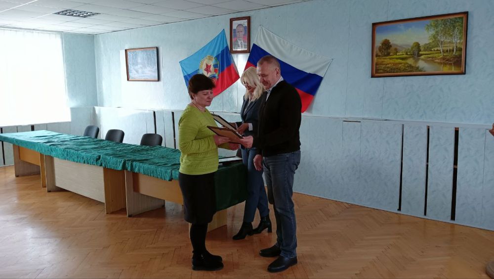 В преддверии Международного женского дня Министр природных ресурсов и экологии Луганской Народной Республики поздравил сотрудников Министерства и лесохозяйственной отрасли В преддверии Международного женского дня Министр природных ресурсов и экологии Луганской Народной Республики поздравил сотрудников Министерства и лесохозяйственной отрасли