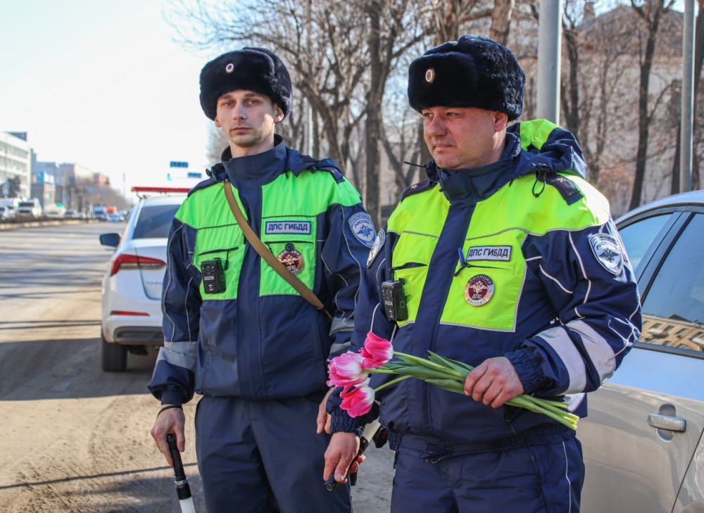 Цветы луганским автоледи Цветы луганским автоледи