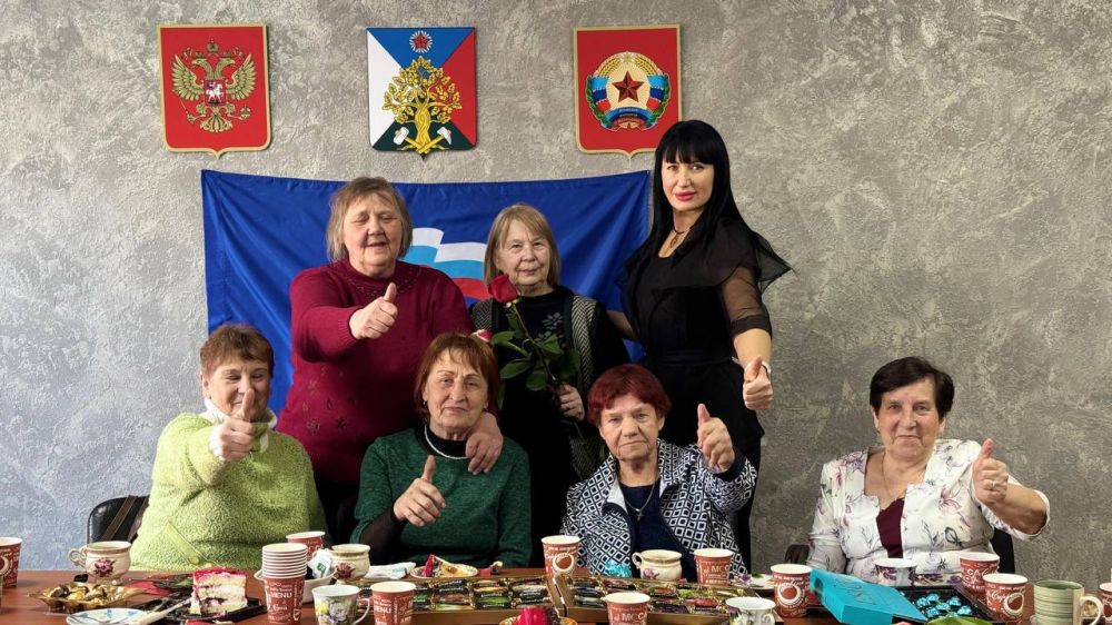 Сегодня в отделе жизнеобеспечения пгт Дзержинский состоялось праздничное мероприятие, посвященное Международному женскому дню 8 Марта, организованное сотрудниками отдела и активистами первичного отделения Всероссийской... Сегодня в отделе жизнеобеспечения пгт Дзержинский состоялось праздничное мероприятие, посвященное Международному женскому дню 8 Марта, организованное сотрудниками отдела и активистами первичного отделения Всероссийской...