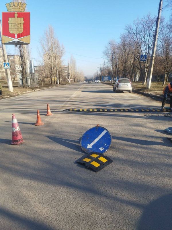 Коммунальные службы проводят работы на территории города Коммунальные службы проводят работы на территории города