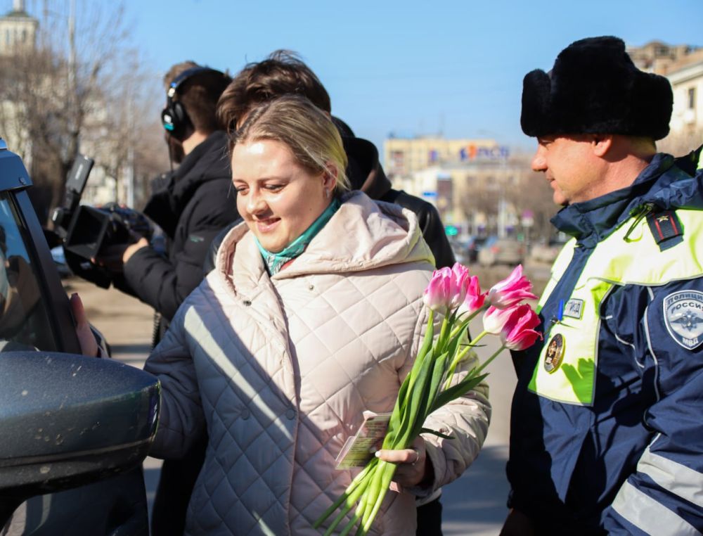 Цветы луганским автоледи Цветы луганским автоледи