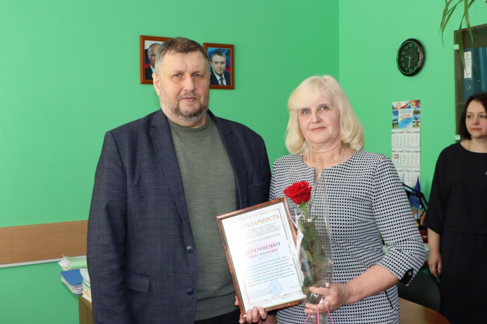 Евгений Бондарь: Не перестану повторять, что в нашем округе живут самые активные, талантливые и целеустремленные женщины! Все они достигают успехов в самых разных сферах, ежедневно вносят свой вклад в развитие муниципалитета! Евгений Бондарь: Не перестану повторять, что в нашем округе живут самые активные, талантливые и целеустремленные женщины! Все они достигают успехов в самых разных сферах, ежедневно вносят свой вклад в развитие муниципалитета!