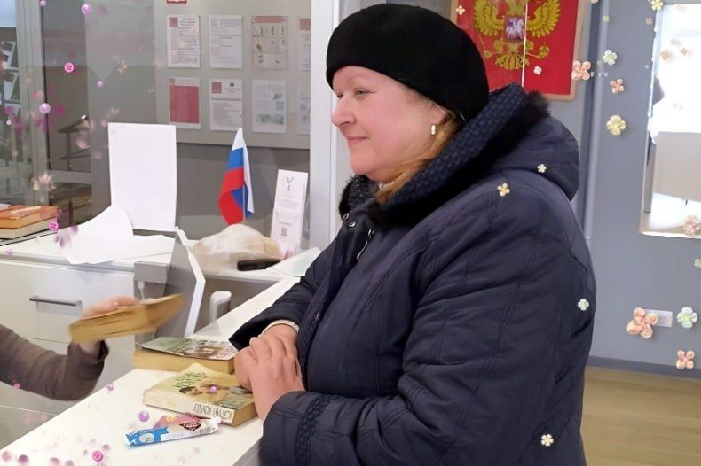 Акция «С праздником Весны, милые женщины!» состоялась в Свердловской ЦГБ им. Астафьева Акция «С праздником Весны, милые женщины!» состоялась в Свердловской ЦГБ им. Астафьева