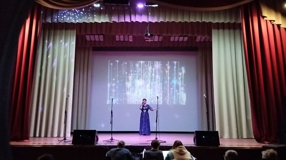 Сегодня в Петровском ДК прошла потрясающая, зажигательная концертная программа посвященная празднику весны! Сегодня в Петровском ДК прошла потрясающая, зажигательная концертная программа посвященная празднику весны!