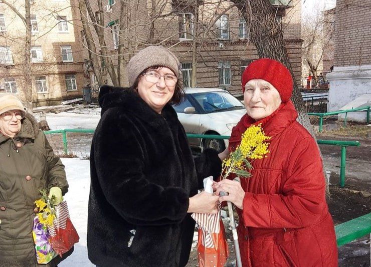 Женсовет Молодогвардейска поздравил женщин с 8 марта Женсовет Молодогвардейска поздравил женщин с 8 марта