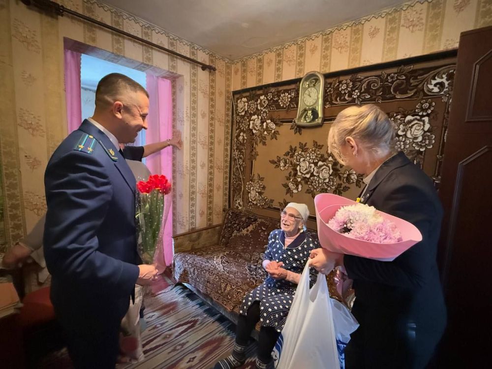 Виктория Сергеева: Поздравили с 99-летием ветерана Великой Отечественной войны Виктория Сергеева: Поздравили с 99-летием ветерана Великой Отечественной войны