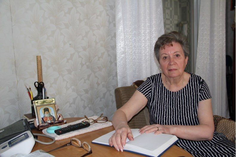 ОБЗОР ПРЕССЫ «ВОСТОЧНЫЙ ЭКСПРЕСС»: «Когда уходила на пенсию, я целовала классную доску» ОБЗОР ПРЕССЫ «ВОСТОЧНЫЙ ЭКСПРЕСС»: «Когда уходила на пенсию, я целовала классную доску»