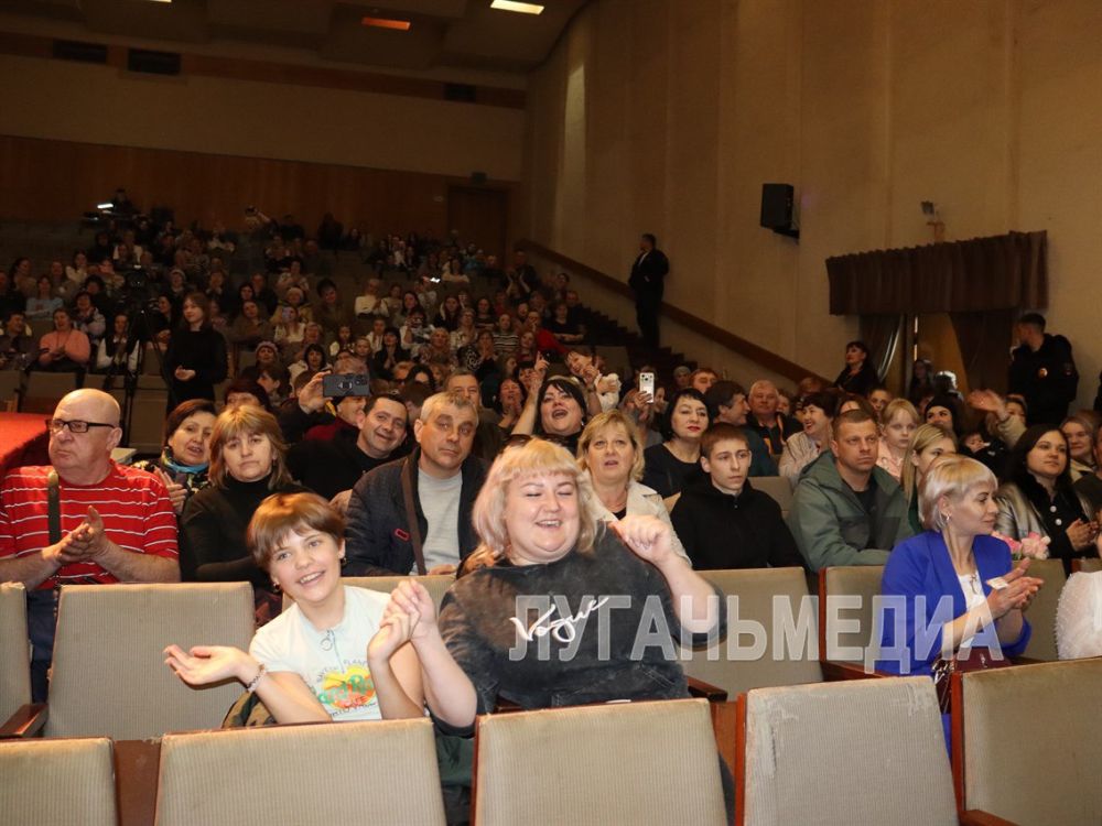 Вчера накануне 8 Марта в Свердловском муниципалитете чествовали виновниц праздника Вчера накануне 8 Марта в Свердловском муниципалитете чествовали виновниц праздника