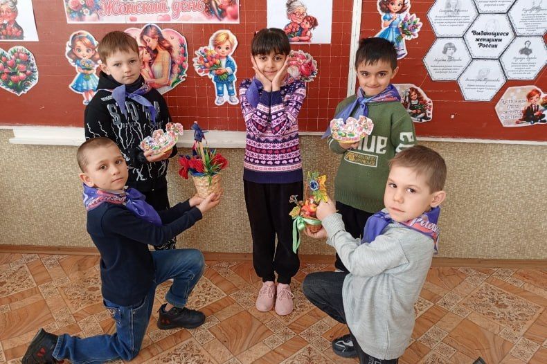 В Медвежанской СШ провели мероприятия, посвящённые Международному женскому дню В Медвежанской СШ провели мероприятия, посвящённые Международному женскому дню