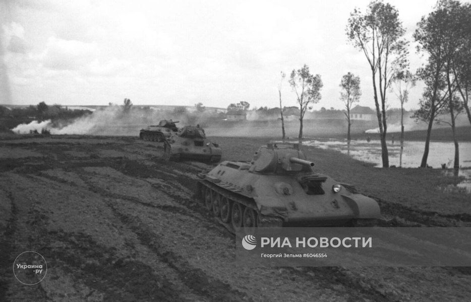 В спецпроекте «Фотоальбом Победы» мы каждый день публикуем небольшую подборку фотографий военных лет В спецпроекте «Фотоальбом Победы» мы каждый день публикуем небольшую подборку фотографий военных лет