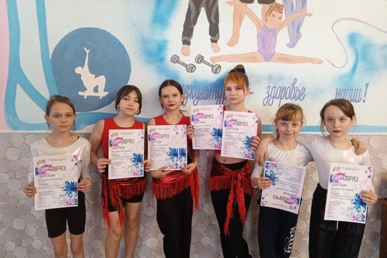 Цирковой коллектив «Радуга» из пгт Володарск продолжает сиять и радовать зрителей своим искусством Цирковой коллектив «Радуга» из пгт Володарск продолжает сиять и радовать зрителей своим искусством