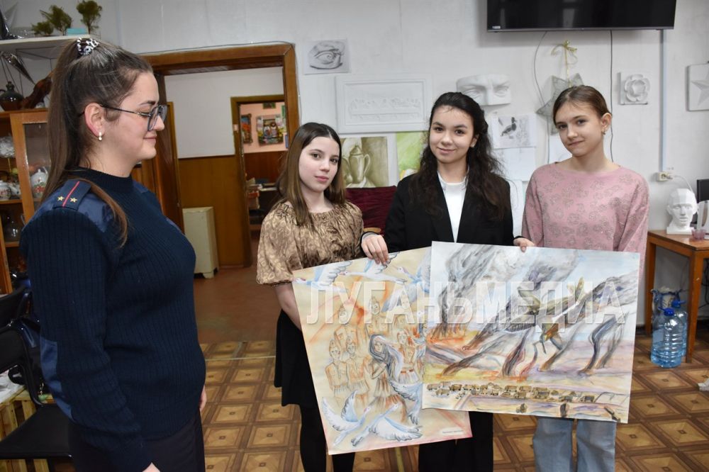 Учащиеся художественного отделения Детской школы искусств города Первомайска принимают активное участие в конкурсах и выставках на военно-патриотическую тематику, проводимых в рамках Года защитника Отечества Учащиеся художественного отделения Детской школы искусств города Первомайска принимают активное участие в конкурсах и выставках на военно-патриотическую тематику, проводимых в рамках Года защитника Отечества