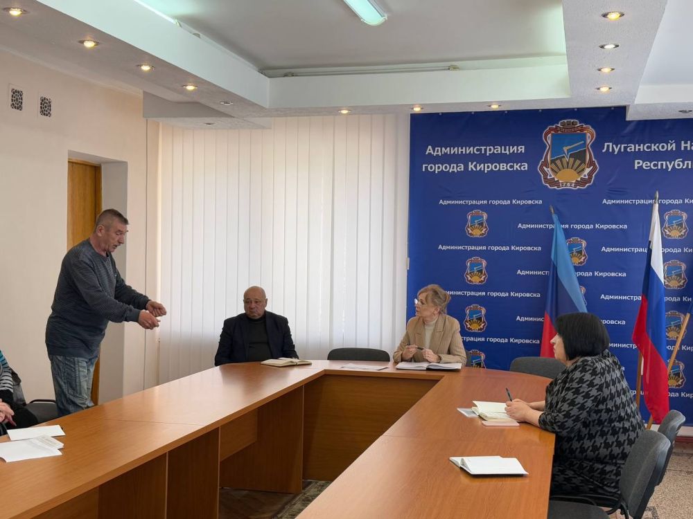 Виктория Сергеева: Прием граждан. Рабочую неделю как всегда начинаю с приема граждан. Сегодня на прием обратились жители по вопросу коммунальной сферы. Внимательно выслушала каждого, все обращения зафиксированы и будут... Виктория Сергеева: Прием граждан. Рабочую неделю как всегда начинаю с приема граждан. Сегодня на прием обратились жители по вопросу коммунальной сферы. Внимательно выслушала каждого, все обращения зафиксированы и будут...