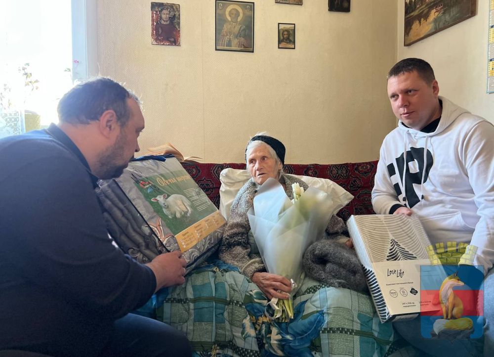 В Лисичанске поздравили 101-летнего ветерана Великой Отечественной войны В Лисичанске поздравили 101-летнего ветерана Великой Отечественной войны