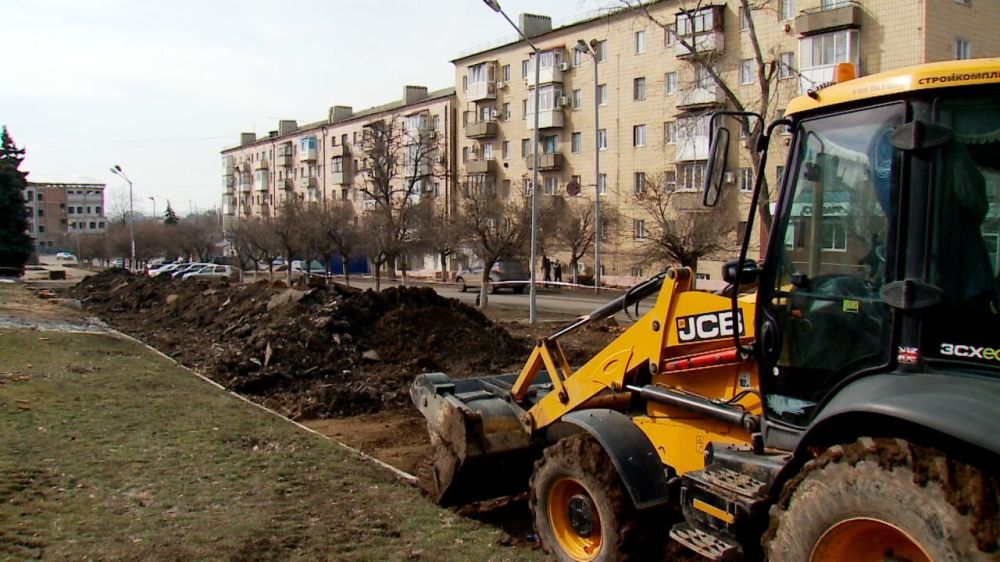 В Краснодоне началось благоустройство Аллеи Дружбы В Краснодоне началось благоустройство Аллеи Дружбы