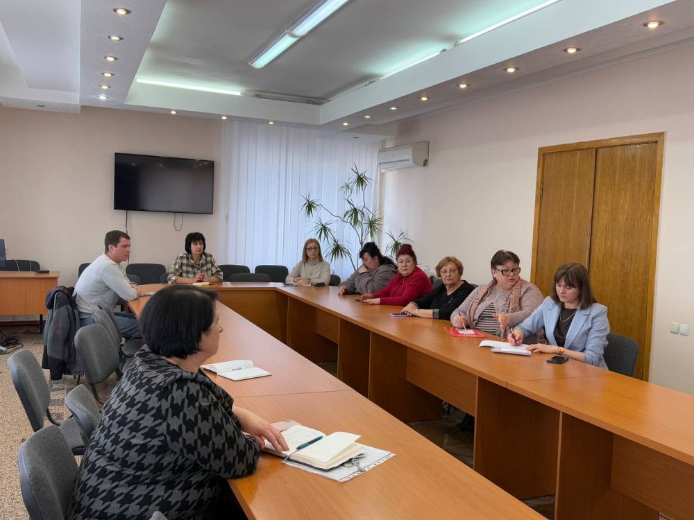 Виктория Сергеева: Прием граждан. Рабочую неделю как всегда начинаю с приема граждан. Сегодня на прием обратились жители по вопросу коммунальной сферы. Внимательно выслушала каждого, все обращения зафиксированы и будут... Виктория Сергеева: Прием граждан. Рабочую неделю как всегда начинаю с приема граждан. Сегодня на прием обратились жители по вопросу коммунальной сферы. Внимательно выслушала каждого, все обращения зафиксированы и будут...