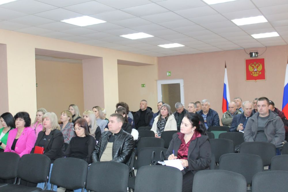 Сегодня провел аппаратное совещание с начальниками структурных подразделений администрации, руководителями предприятий, учреждений и организаций Беловодского муниципального округа Сегодня провел аппаратное совещание с начальниками структурных подразделений администрации, руководителями предприятий, учреждений и организаций Беловодского муниципального округа