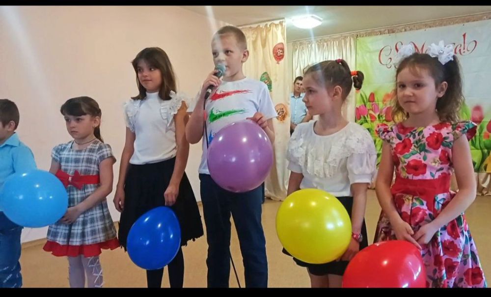 В Александрополе поздравили женщин с 8 Марта концертом «Букет из лучших поздравлений» В Александрополе поздравили женщин с 8 Марта концертом «Букет из лучших поздравлений»