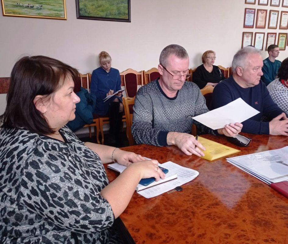 В Администрации Антрацитовского муниципального округа под председательством главы Сергея Саенко состоялось заседание комиссии по предупреждению и ликвидации чрезвычайных ситуаций и обеспечению пожарной безопасности В Администрации Антрацитовского муниципального округа под председательством главы Сергея Саенко состоялось заседание комиссии по предупреждению и ликвидации чрезвычайных ситуаций и обеспечению пожарной безопасности