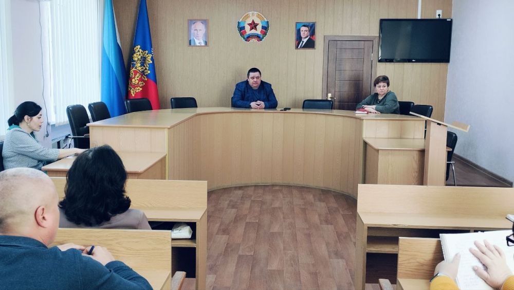В Администрации городского округа город Ровеньки состоялось совещание с первым заместителем Главы городского округа город Ровеньки и начальниками структурных подразделений В Администрации городского округа город Ровеньки состоялось совещание с первым заместителем Главы городского округа город Ровеньки и начальниками структурных подразделений