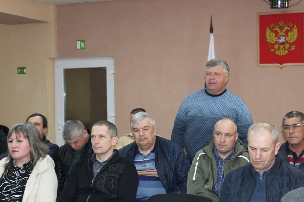 Сегодня провел аппаратное совещание с начальниками структурных подразделений администрации, руководителями предприятий, учреждений и организаций Беловодского муниципального округа Сегодня провел аппаратное совещание с начальниками структурных подразделений администрации, руководителями предприятий, учреждений и организаций Беловодского муниципального округа